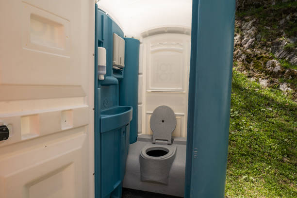 Best Luxury portable toilet rental  in Turner, OR